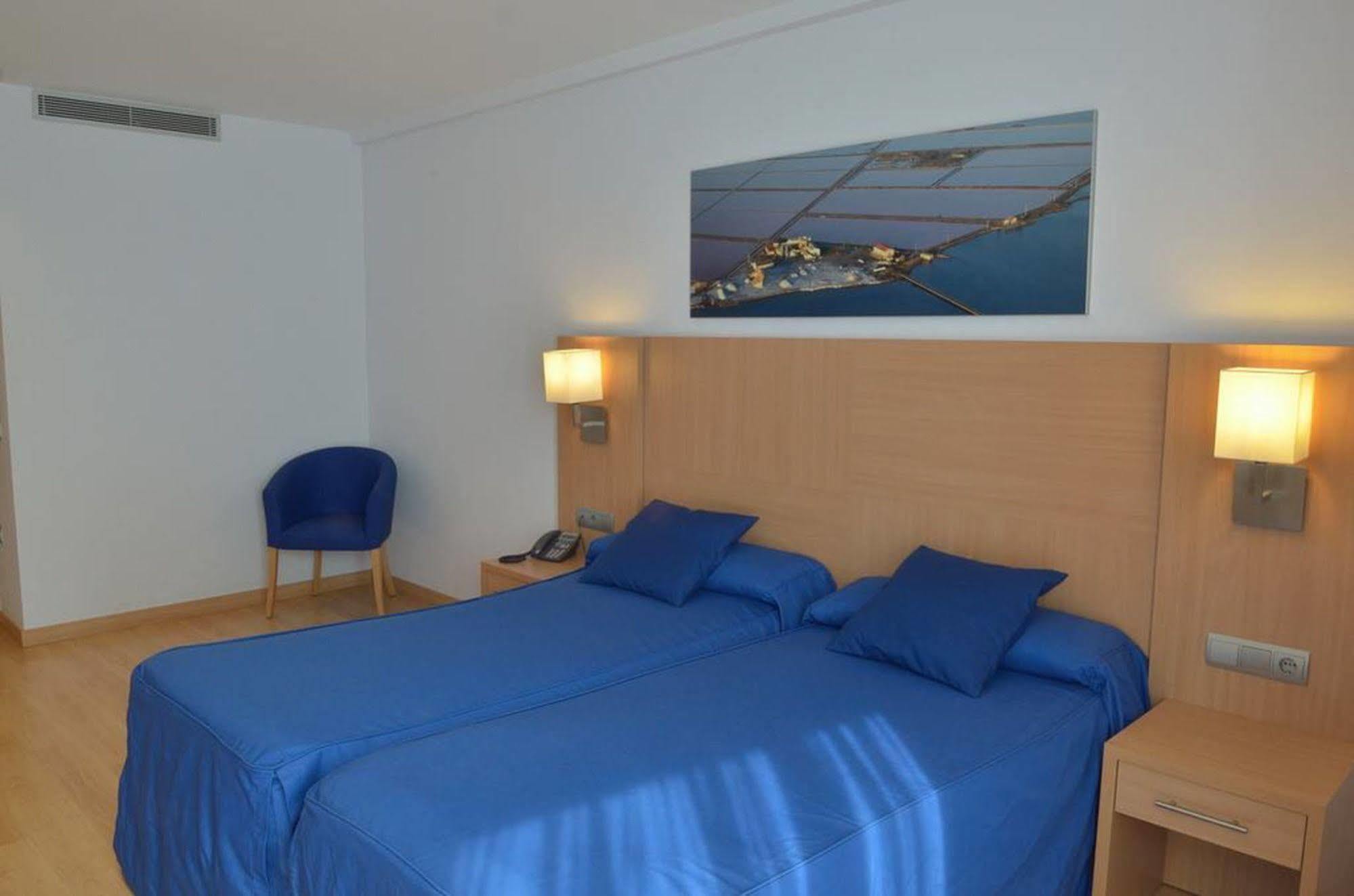 Hotel Del Port Сан-Карлос-де-ла-Рапита Экстерьер фото
